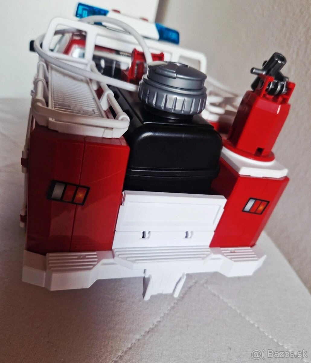 Bruder hasičské auto - 7