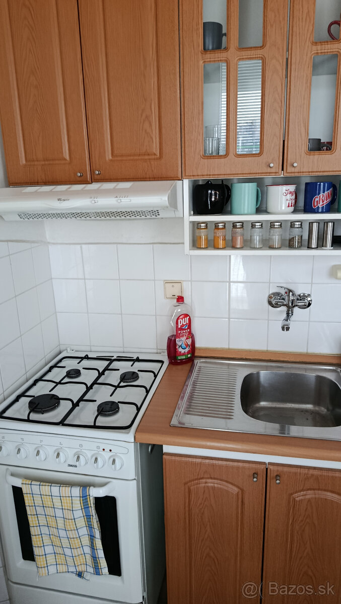 Bez provízie Prenajmem 1 izb v Karlovej Vsi - 7