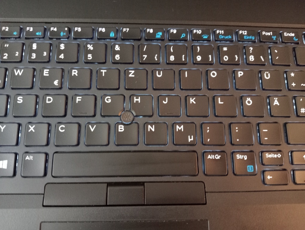 predám Dell precision 7530 , Intel core i7 , 32gb ram , ssd - 7