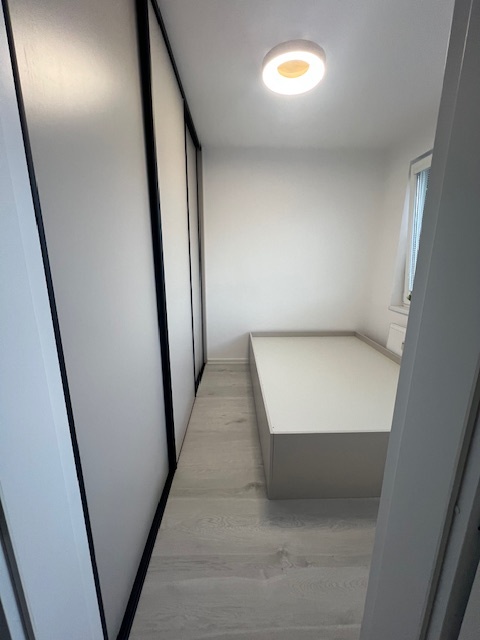 Novo zrekonštr. 2 izb. byt s loggiou, P.Horova - 7