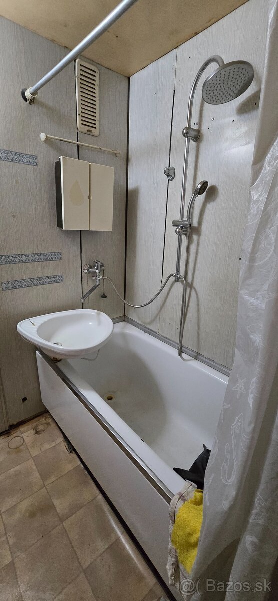 Predám 2 izbovÿ byt - 7