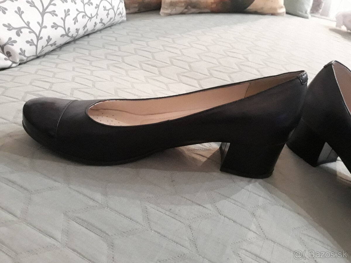 Predám dámske poltopánky č. 37 - 7