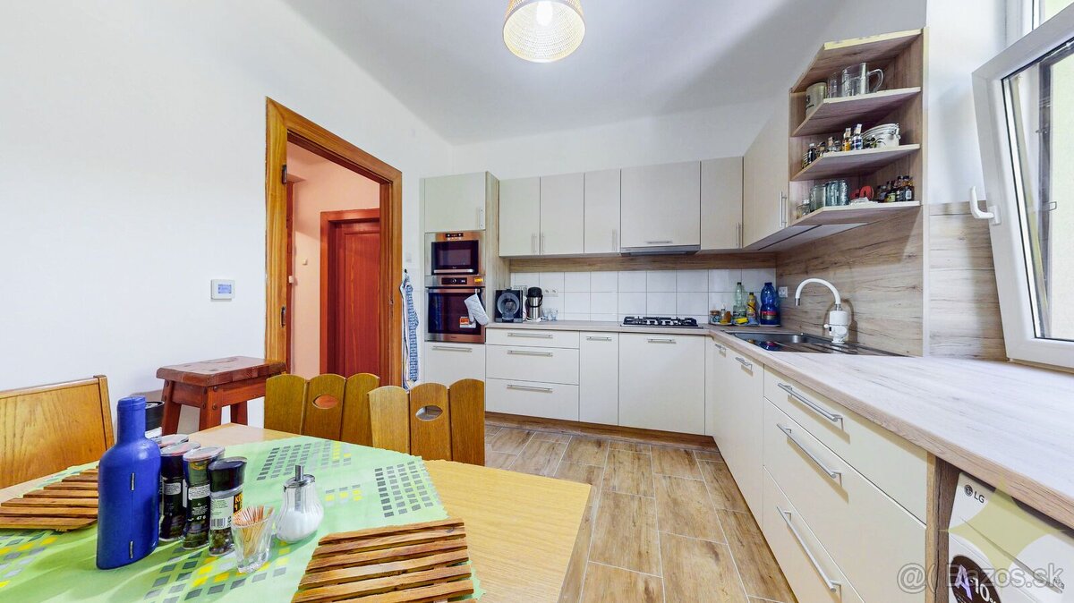 REZERVOVANÉ Zrekonštruovaný rodinný dom Podbrezová, časť Cha - 7