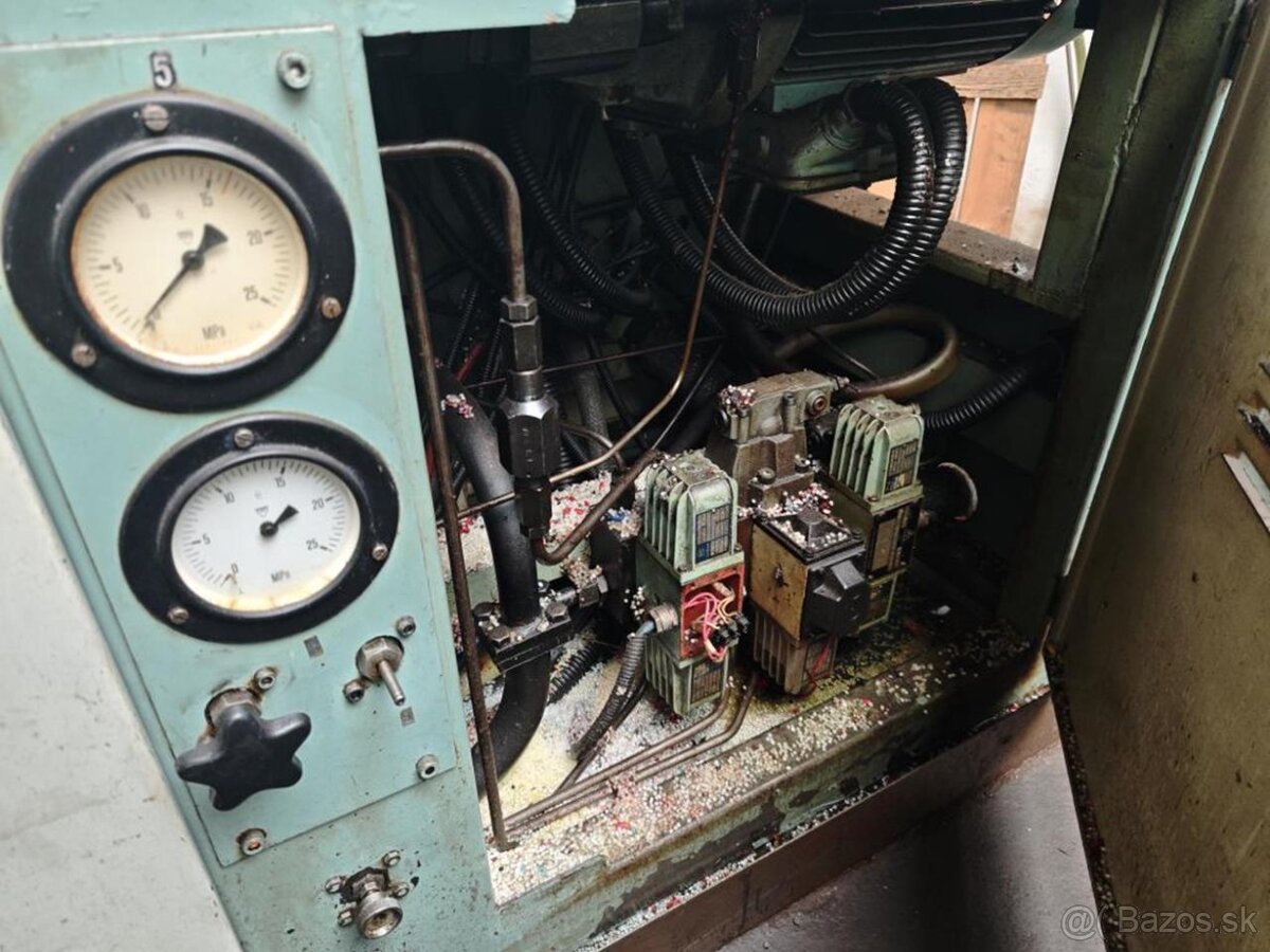 Vstřikovací lis na plasty TOS CS 195 100-1 (8544) - 7