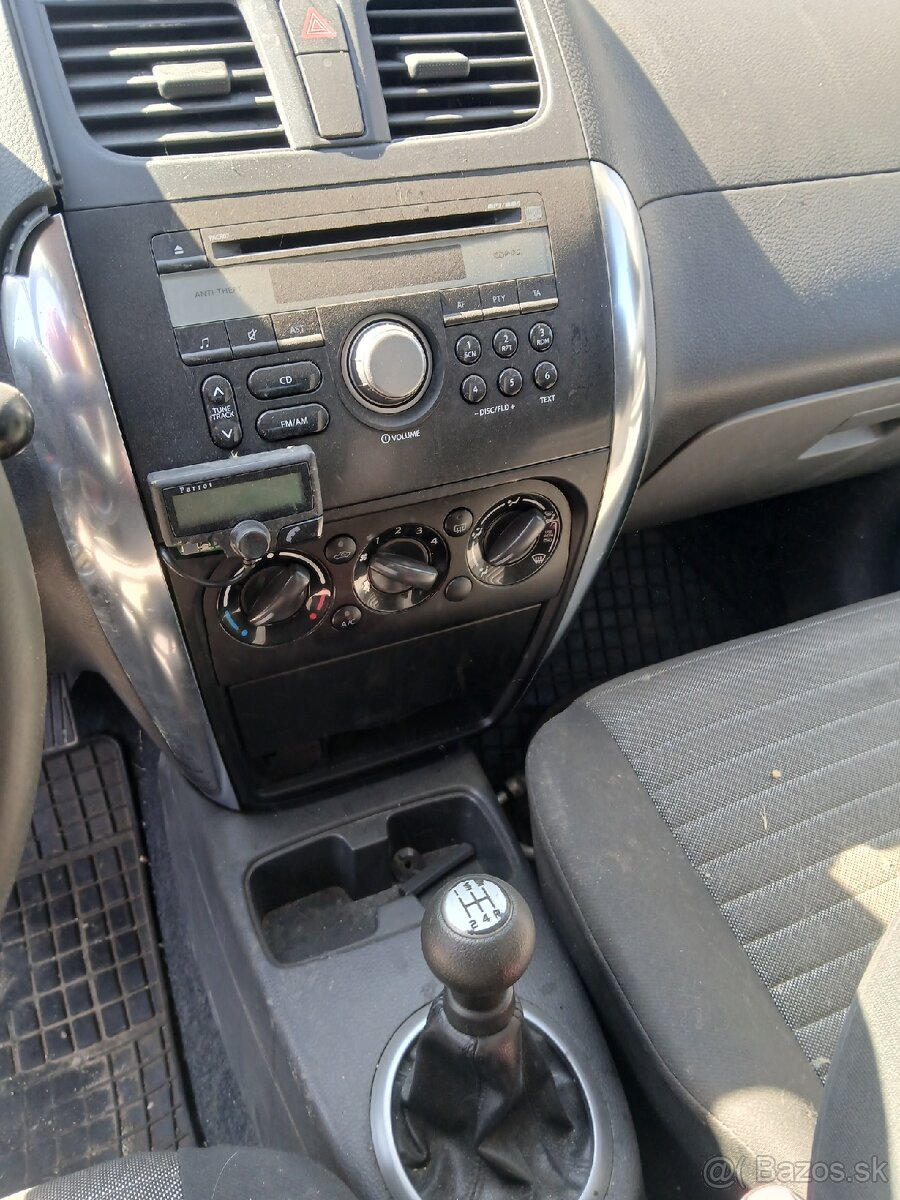 Suzuki SX4 - 7