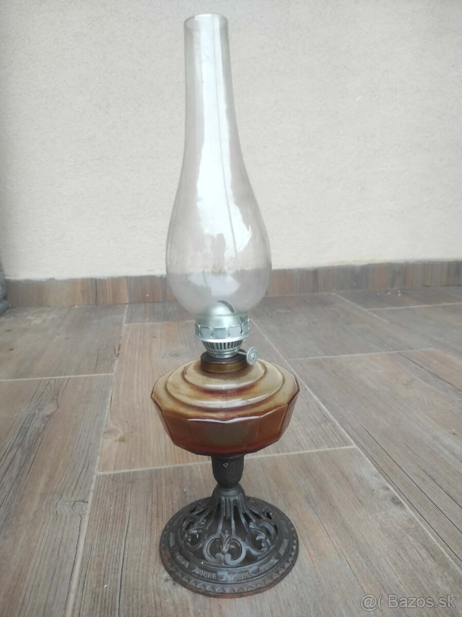 historicka petrolejova lampa. - 7