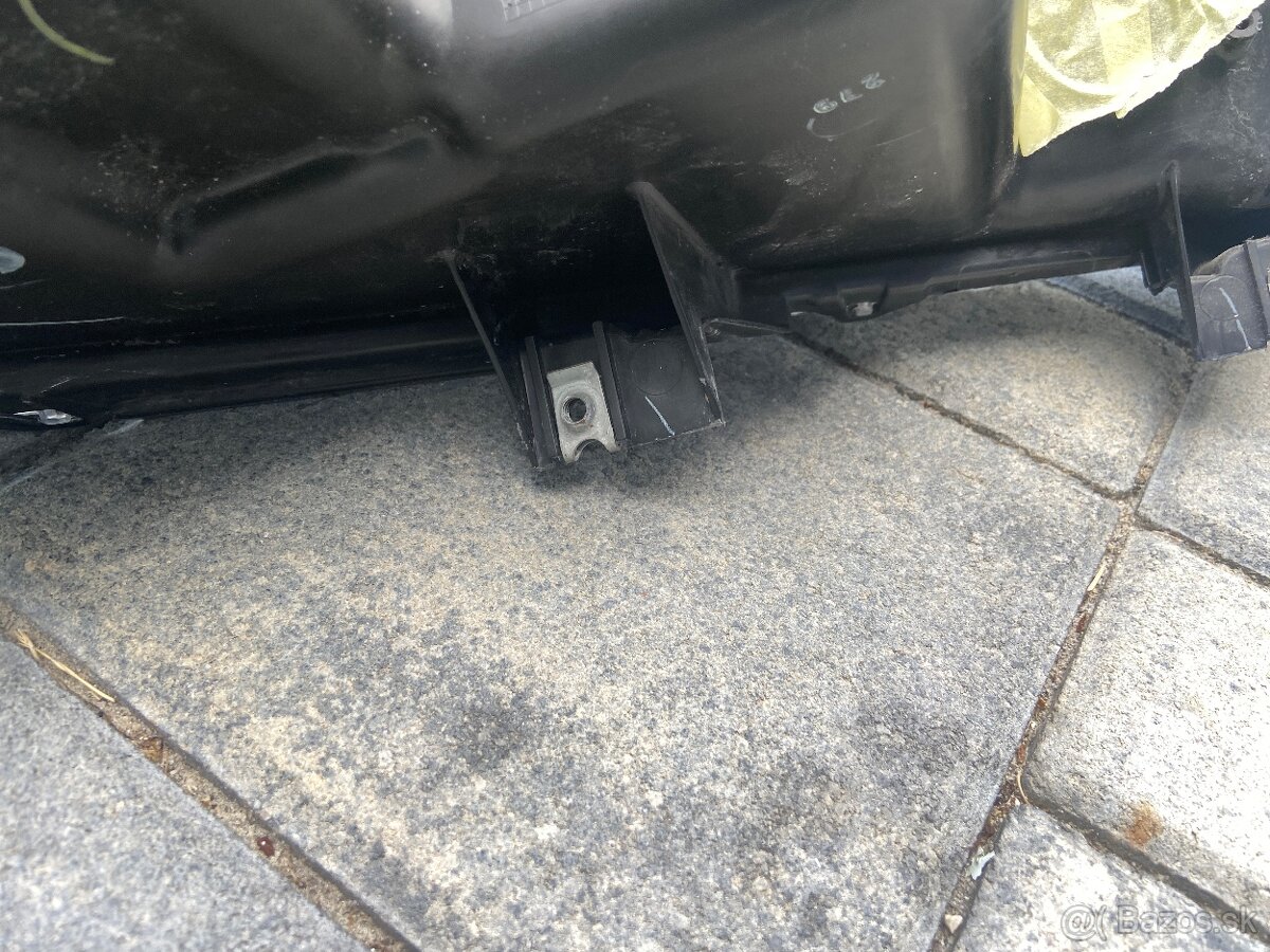 Suzuki Vitara 2015- - 7