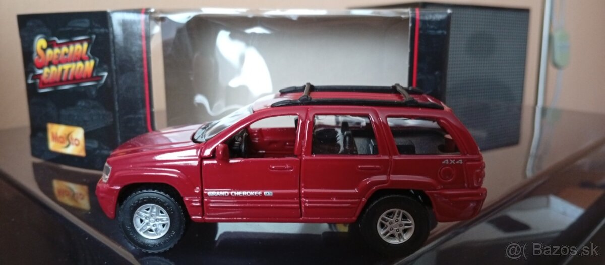 3 modely SUV 1:43 WELLY - 7