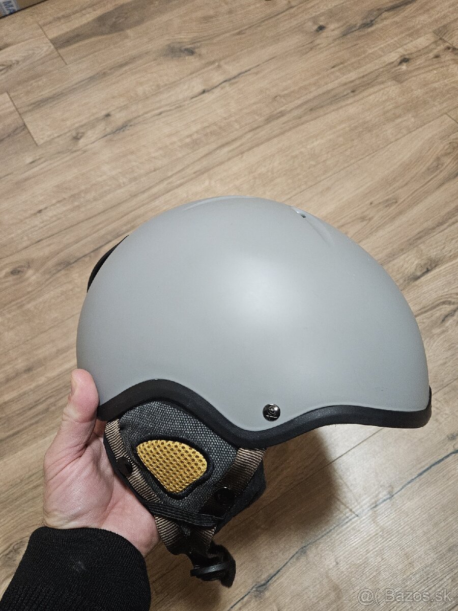 Lyžiarska prilba - 7