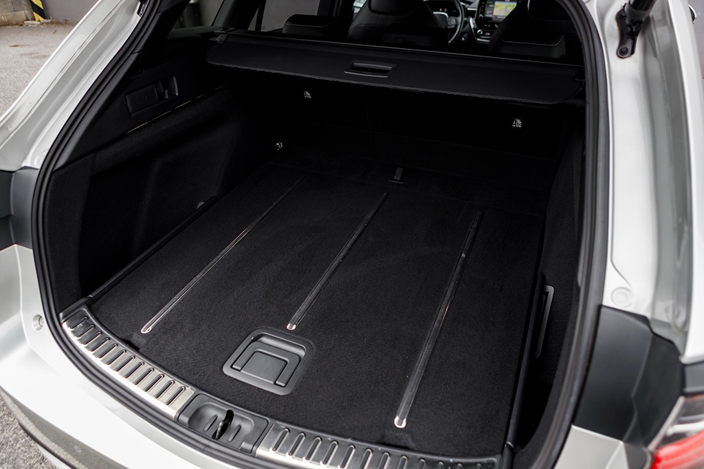 Toyota Corolla Combi 1.8 Hybrid 72kW e-CVT Executive 05/2021 - 7