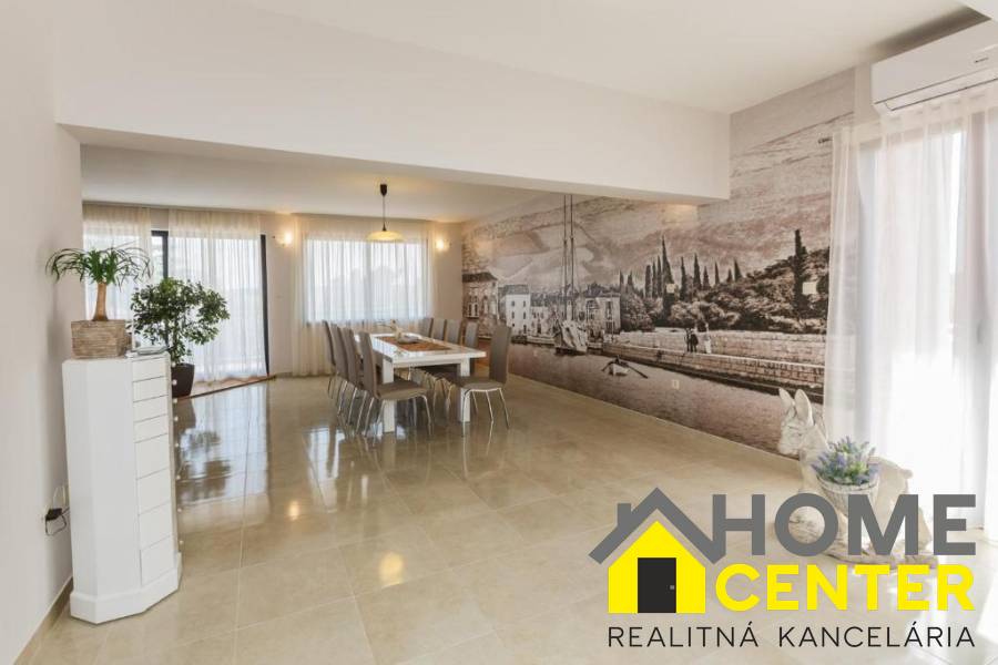 Nádherný dom /420 m²/ s bazénom a výhľadom na more, Dalmátsk - 7