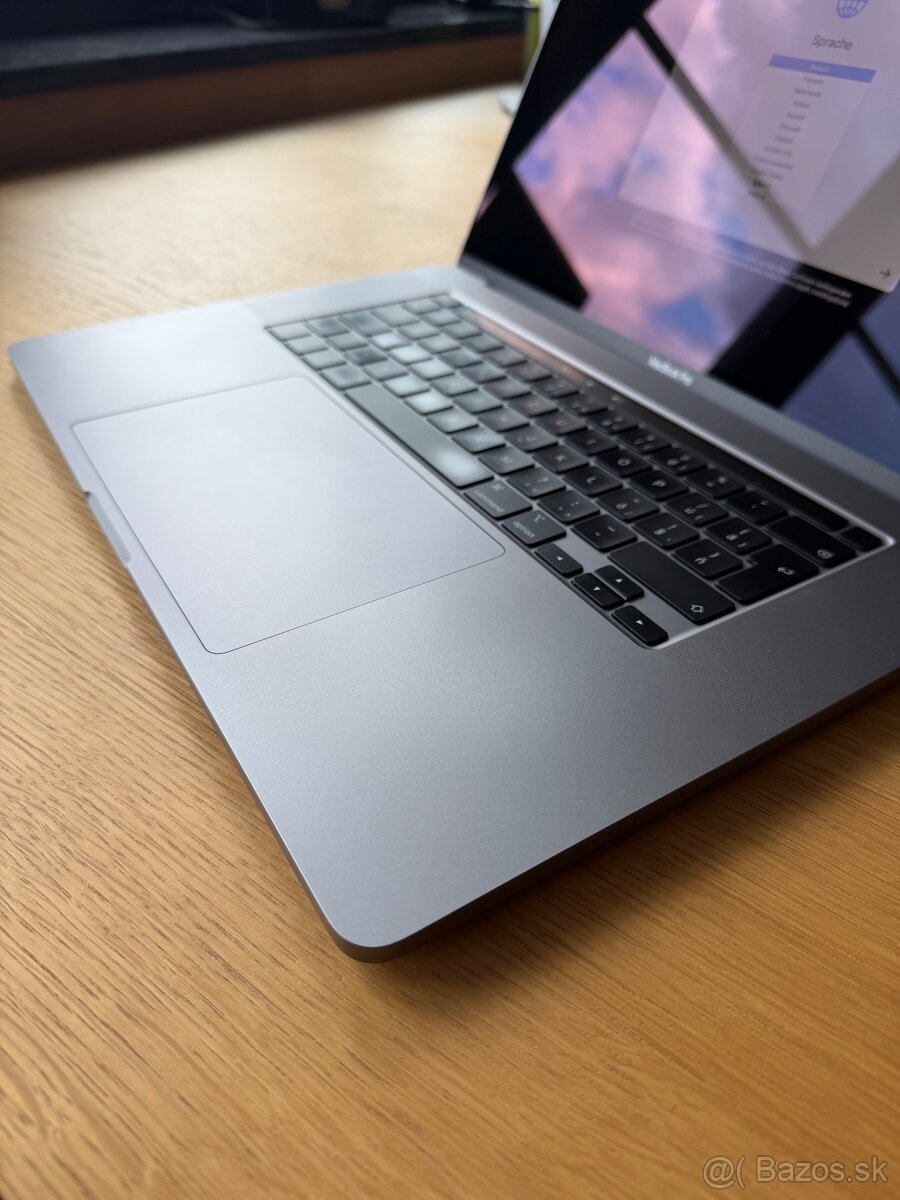 MacBook Pro 16, I9, Vesmírne sivý 2020 - 7