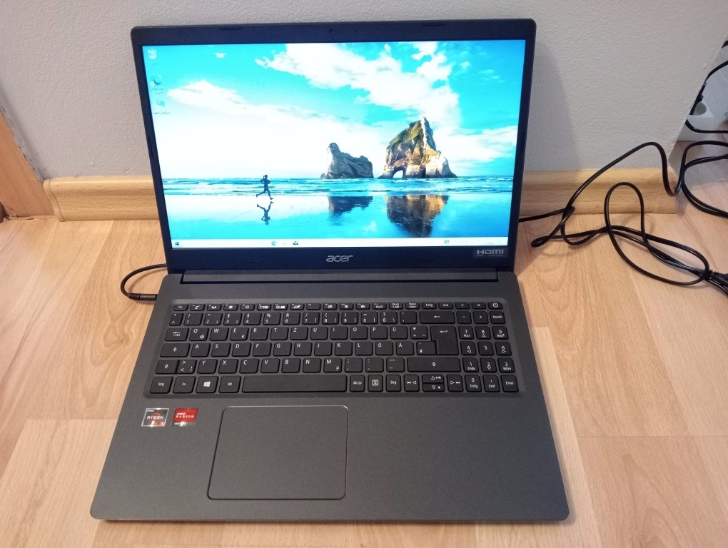 predám Acer extensa 15 EX215-22 - AMD Ryzen 3 , 8gb ram - 7
