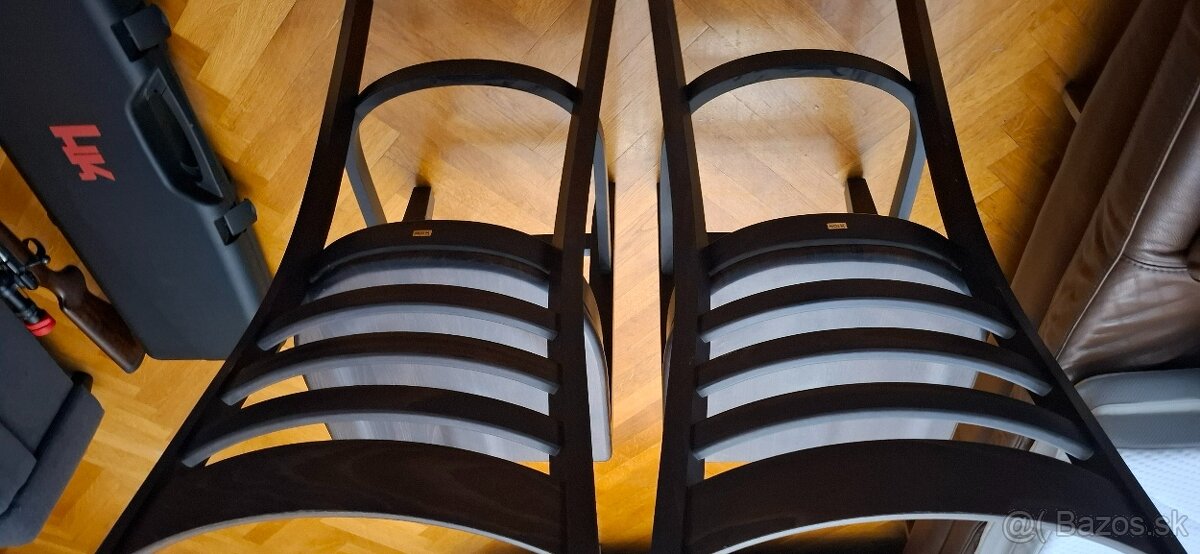 Dve barove stolicky z masivneho tmaveho dreva znacky TON - 7