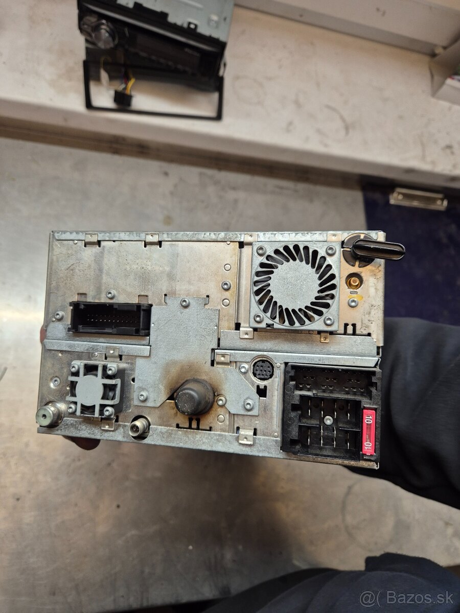 Predám Autorádio - MFD - DX - originál Škoda - 7