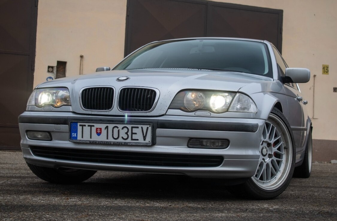 BMW 328i E46 2.8i 142 kW - 7
