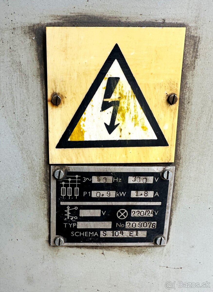 Pracovní stůl s elektro rozvaděčem - 7