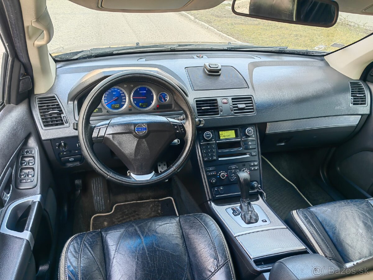 Volvo XC 90 - 7