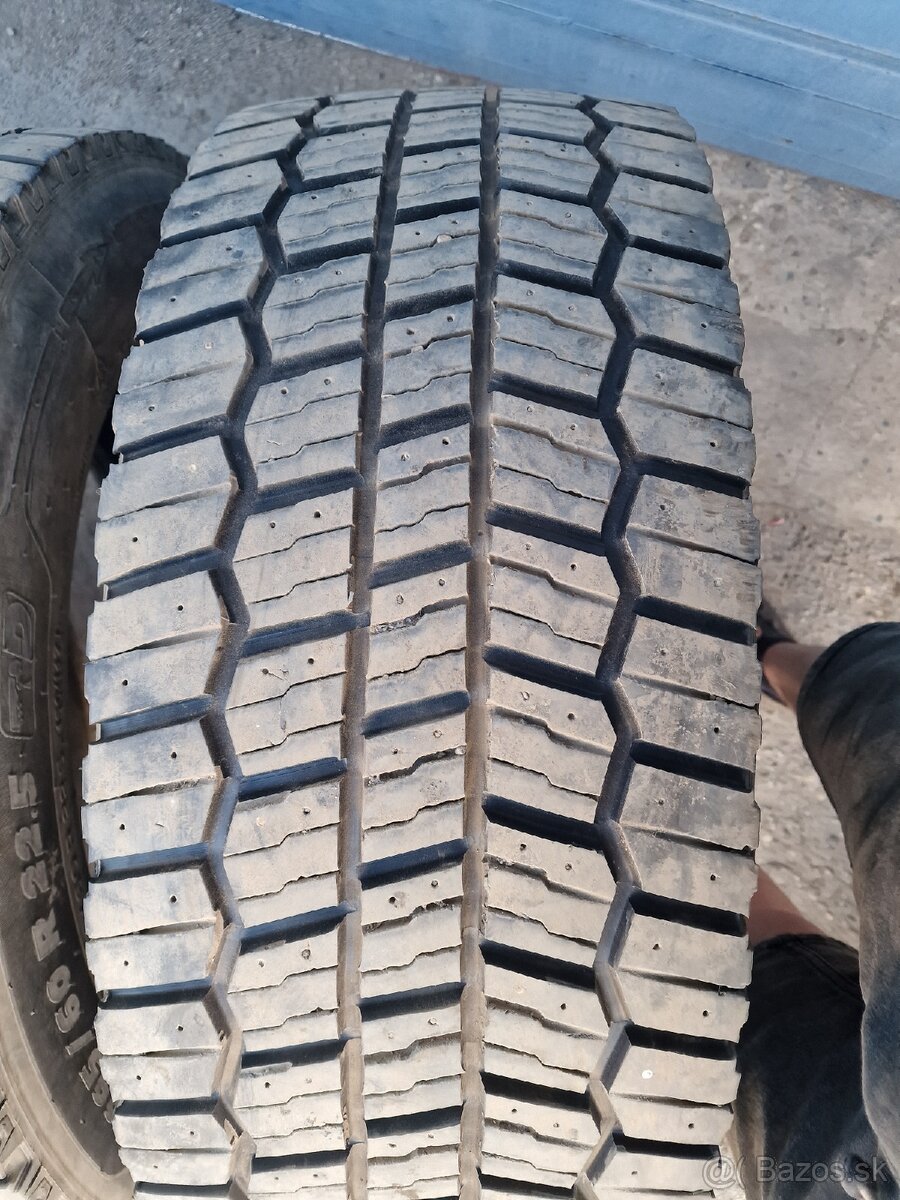 • 295/60 R22.5 Michelin X Multi / záberové MEGA tahač - 7