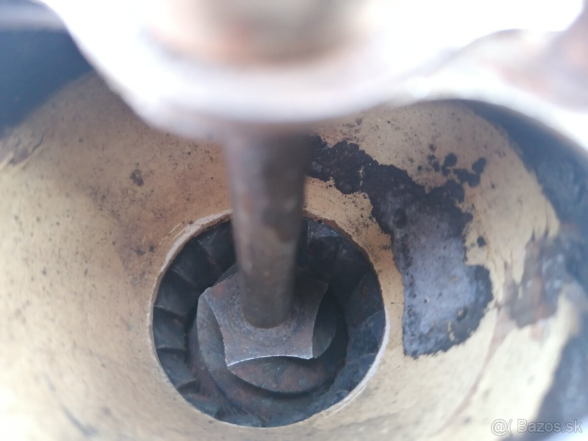 Predám starožitný mlynček B.D Garantie - 7