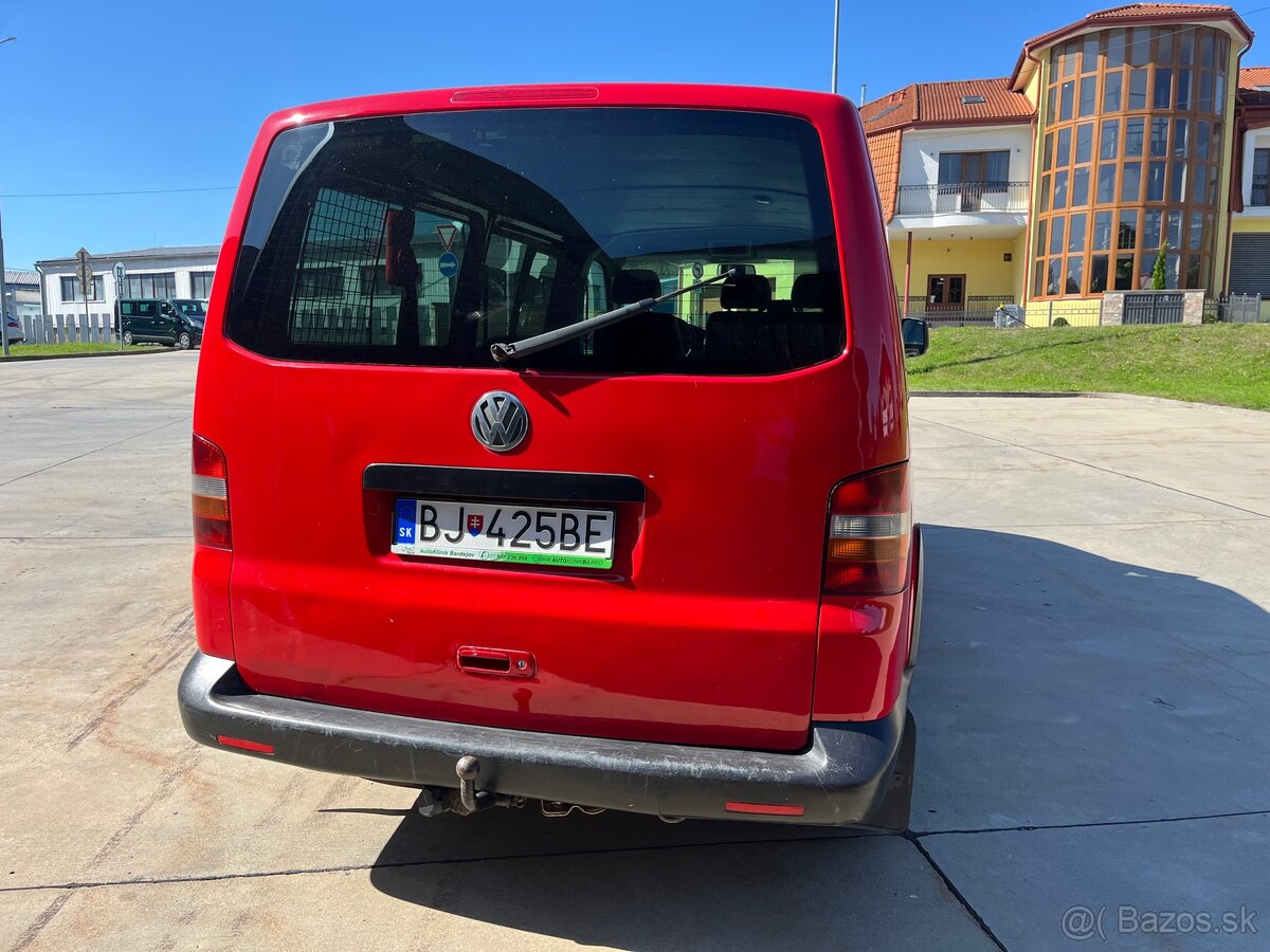 VW Transporter T5 2.5 TDI 96kw 394 000 km 2004 9 miest - 7