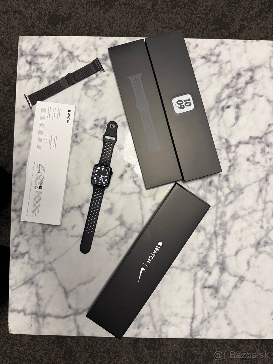 Apple Watch Series 7 45mm Nike - 7