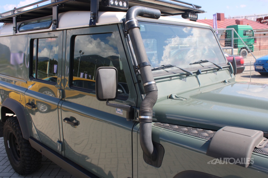 Land Rover Defender 2,4 TDCi 90 kW 110 SW 4x4 - 7