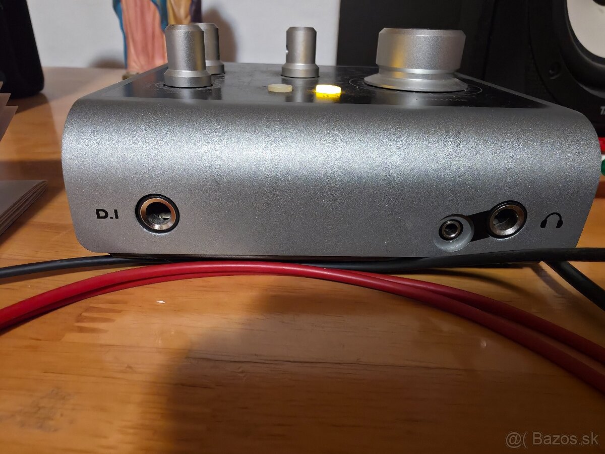 Tascam VL-S5 plus Audient iD4 - 7