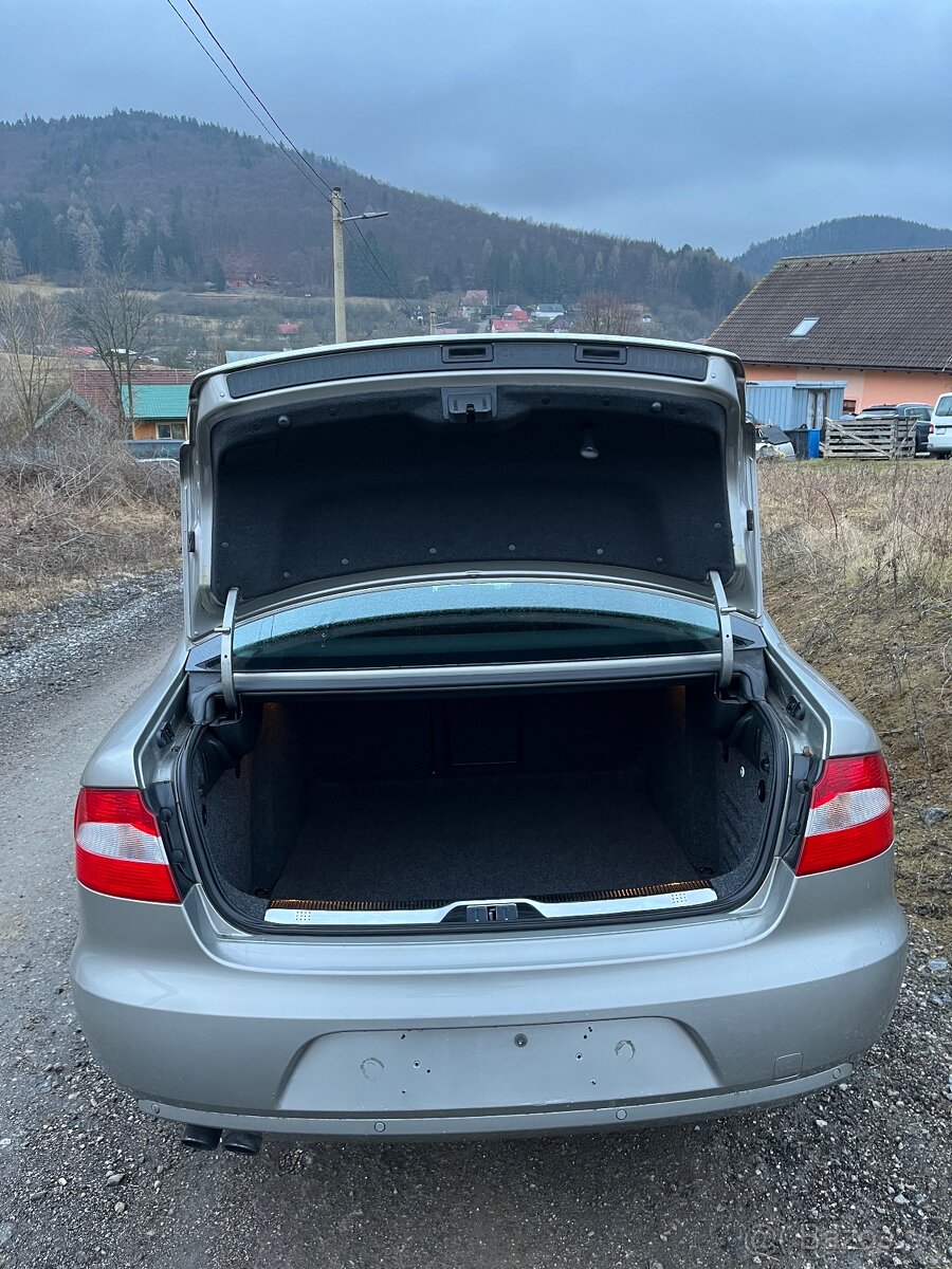 Predám Škoda Superb 2010 - 7