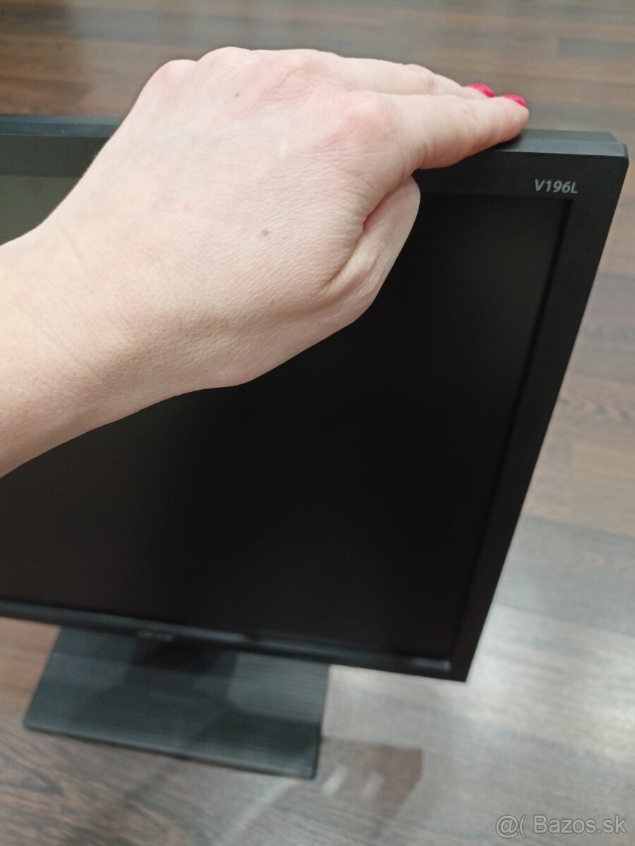 Monitor Acer LED cierny 19'' - 7