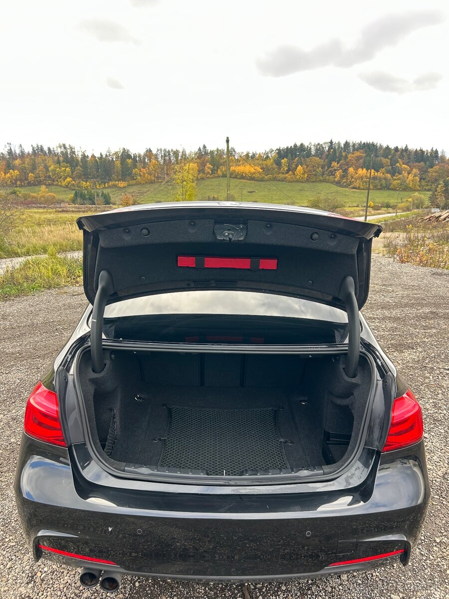 BMW 320d F30 xDrive Mpaket - 7