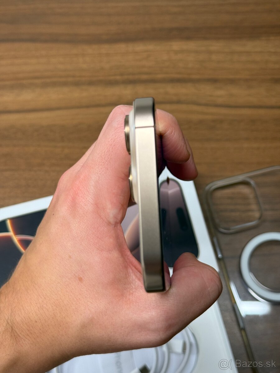 iPhone 16 Pro Max 256 GB - Desert Titanium - 7