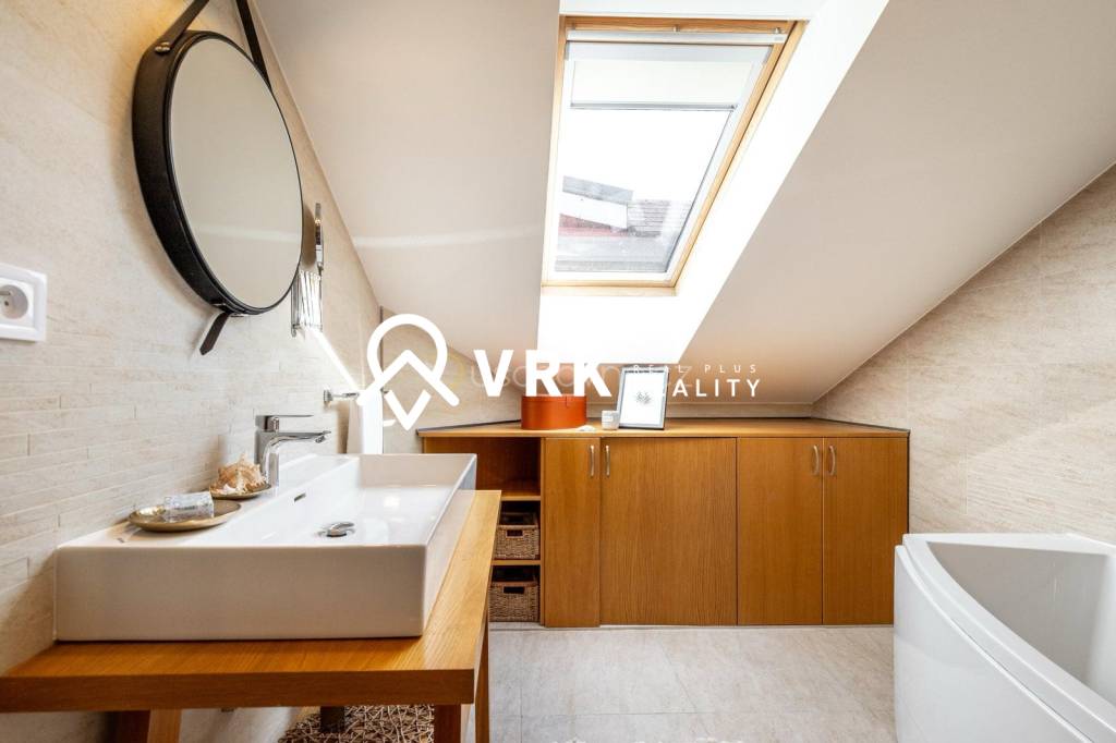 3 IZBOVÝ BYT V CENTRE MESTA, VRÁTNA UL., KOŠICE - 7