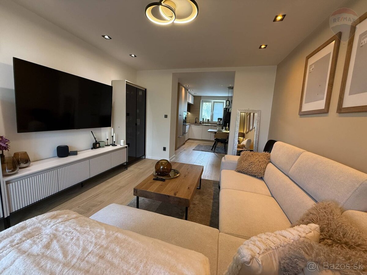 REZERVOVANE : 2. izb. byt v centre Martina po kompletnej rek - 7