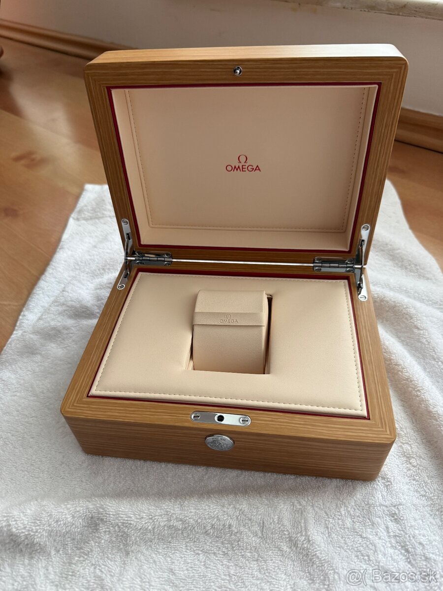 Krabička na hodinky drevená Omega - 7