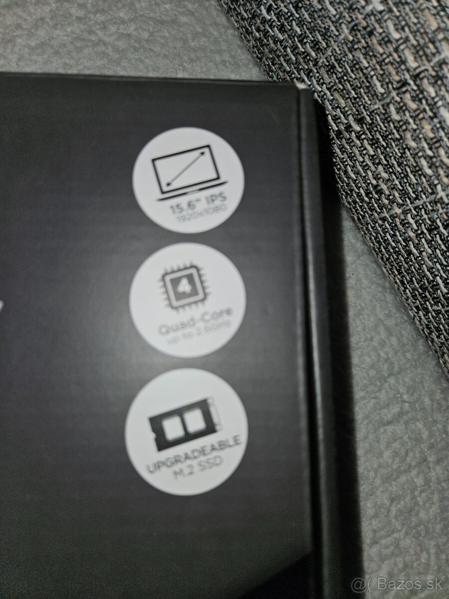 UMAX VISIONBOOK N15R PRO - 7