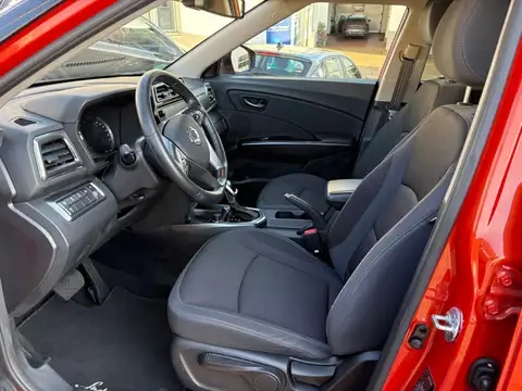 Kúpim SsangYong Tivoli oranžové alebo biele - 7