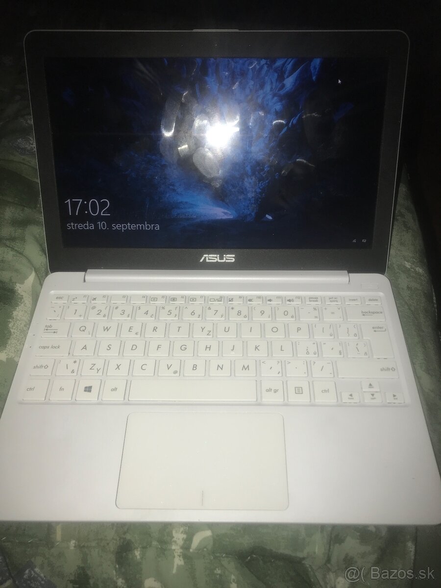 Asus E 203 N - 7