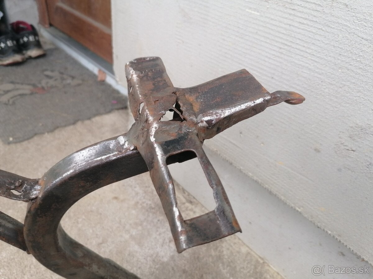 Predám rám so štítkom na Jawa 550 - 7