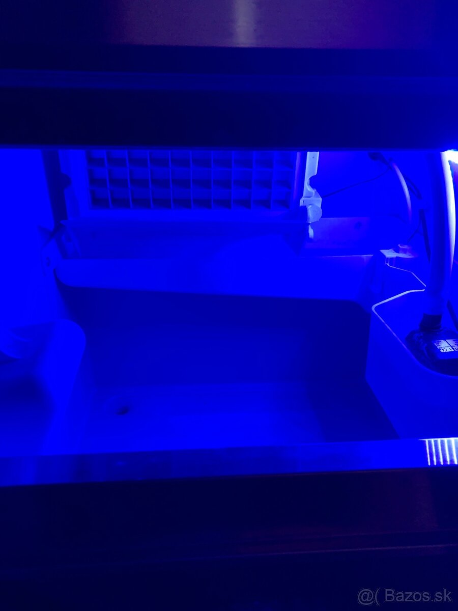 Vyrobník ľadu Vevor - 7