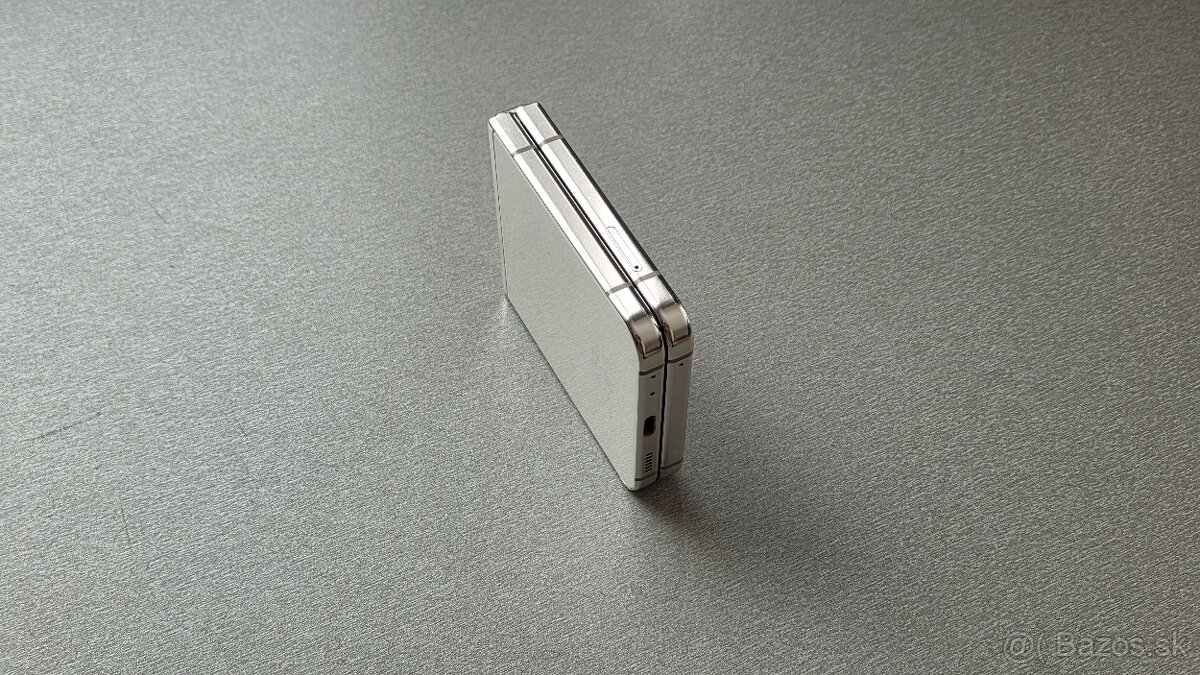Samsung Z-Flip 5 "cream" - 7
