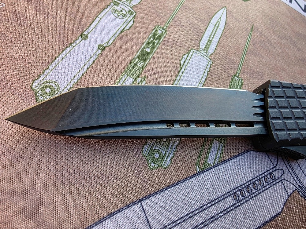 Microtech Combat Troodon Delta Frag Shadow Tanto - 7