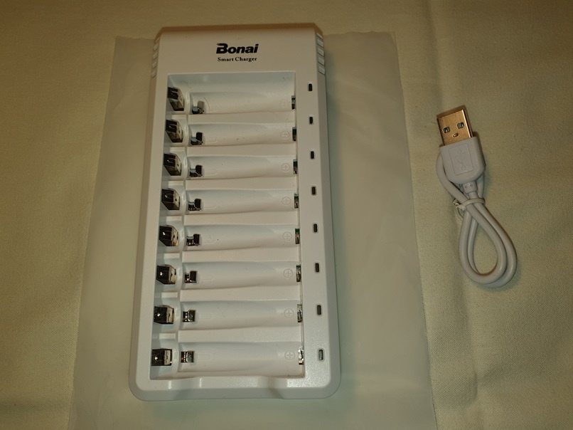 USB NABÍJAČKA Ni-MH AKUMULÁTOROV TYPU AAA / AA - 7