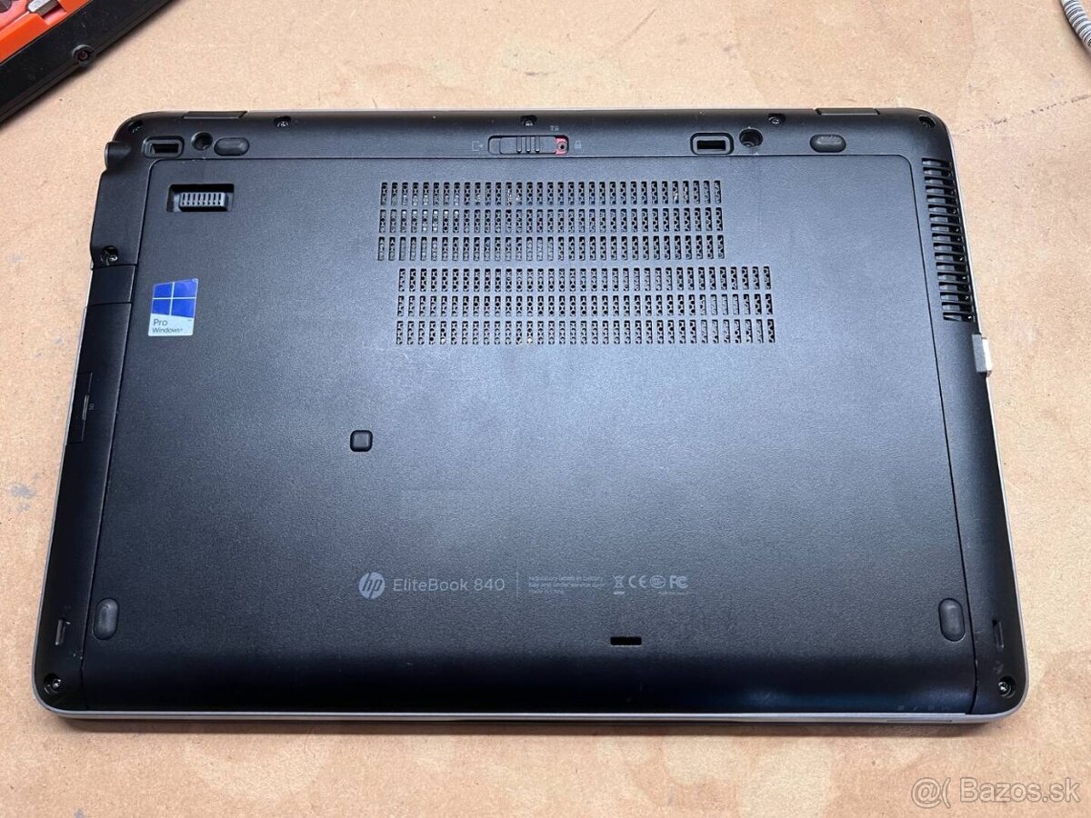 Predám pokazený notebook na náhradné diely HP 840 G2 - 7