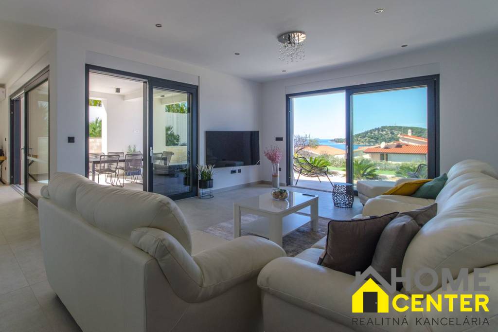 NA PREDAJ novopostavená vila s bazénom /280 m² / Dalmátsko, - 7