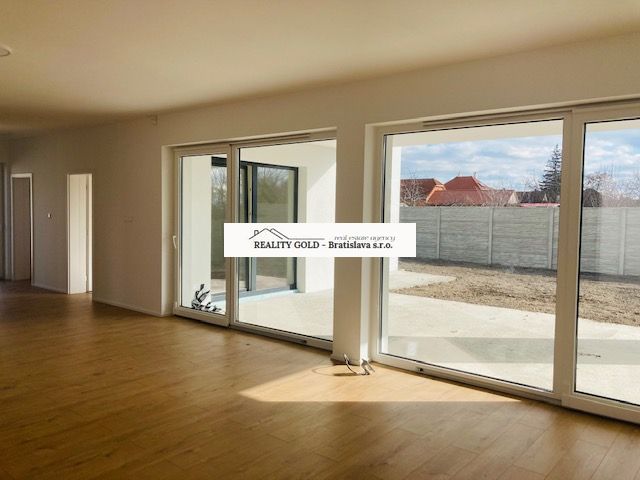 Moderný rodinný dom v obci Veľké Blahovo, Cena : 259 000,-EU - 7