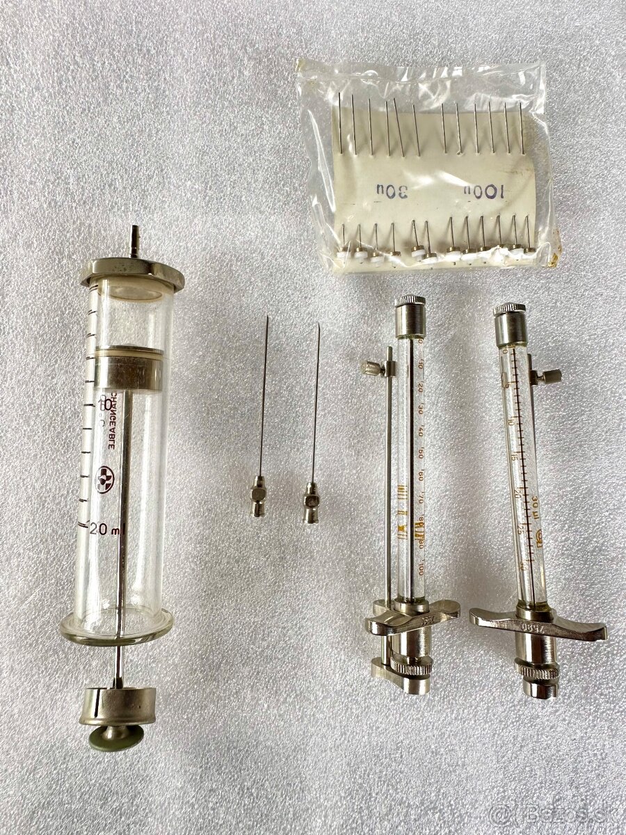 Staré nožíky, mlynčeky, injekcie, lúkoťové kolesá, kefka - 7