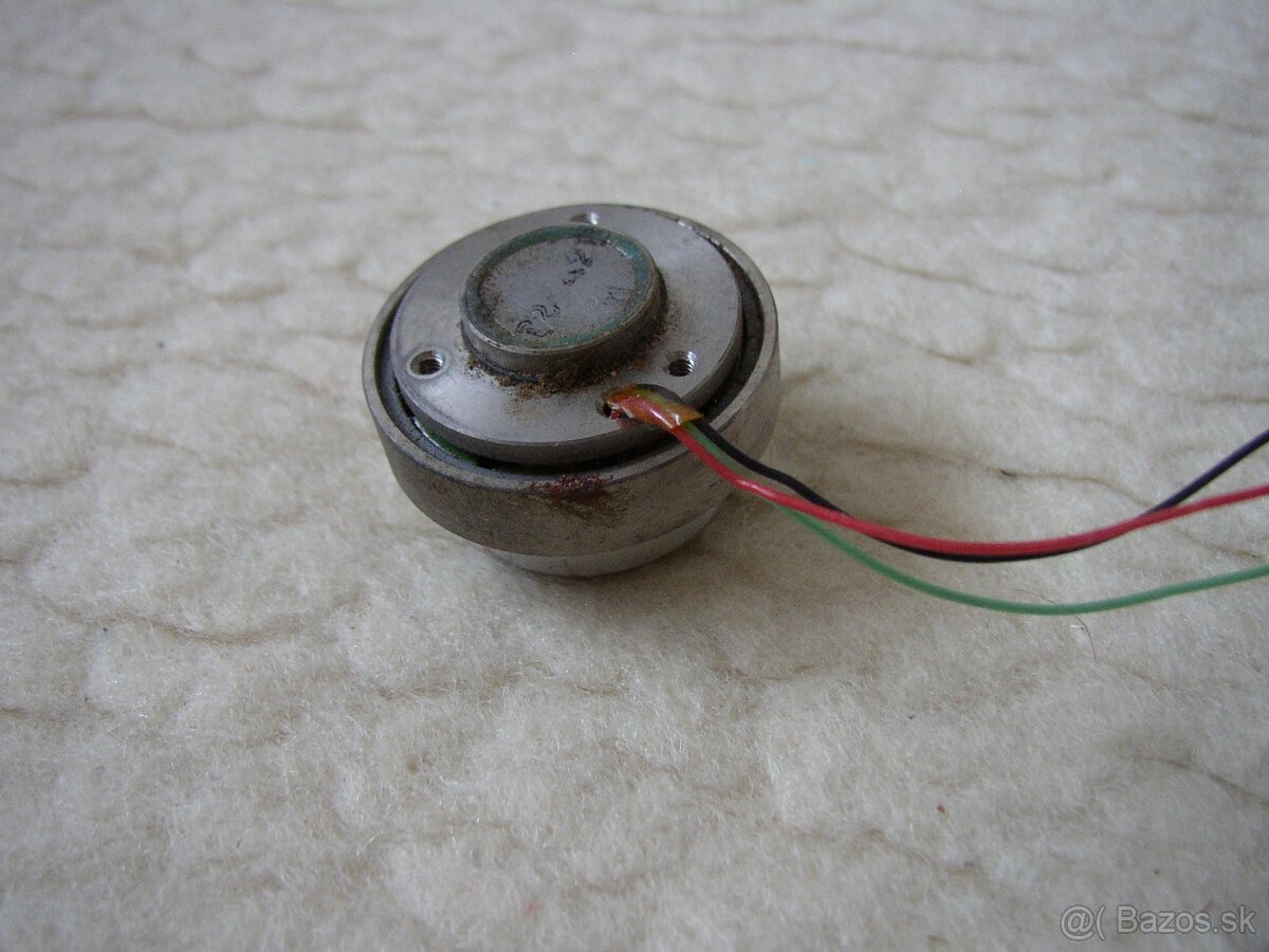 2x Staré motorčeky (z magnetofónu, harddisku) - 7