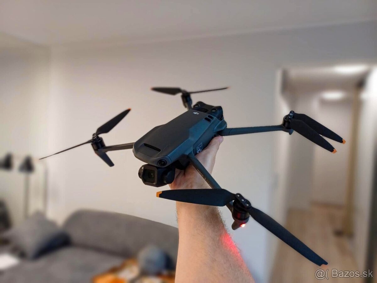 DJI Mavic 3 Classic (Fly More Combo) - 7