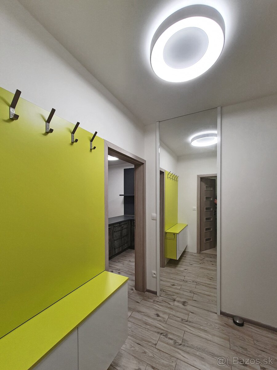 Prenajom moderneho 2-izboveho bytu s terasou a parkovacim mi - 7